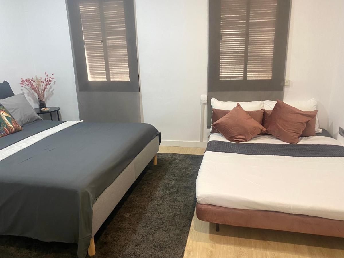 Barcelona Chic Apartments- Free Parking - 10 Min From Bcn City Centre By Metro Dış mekan fotoğraf