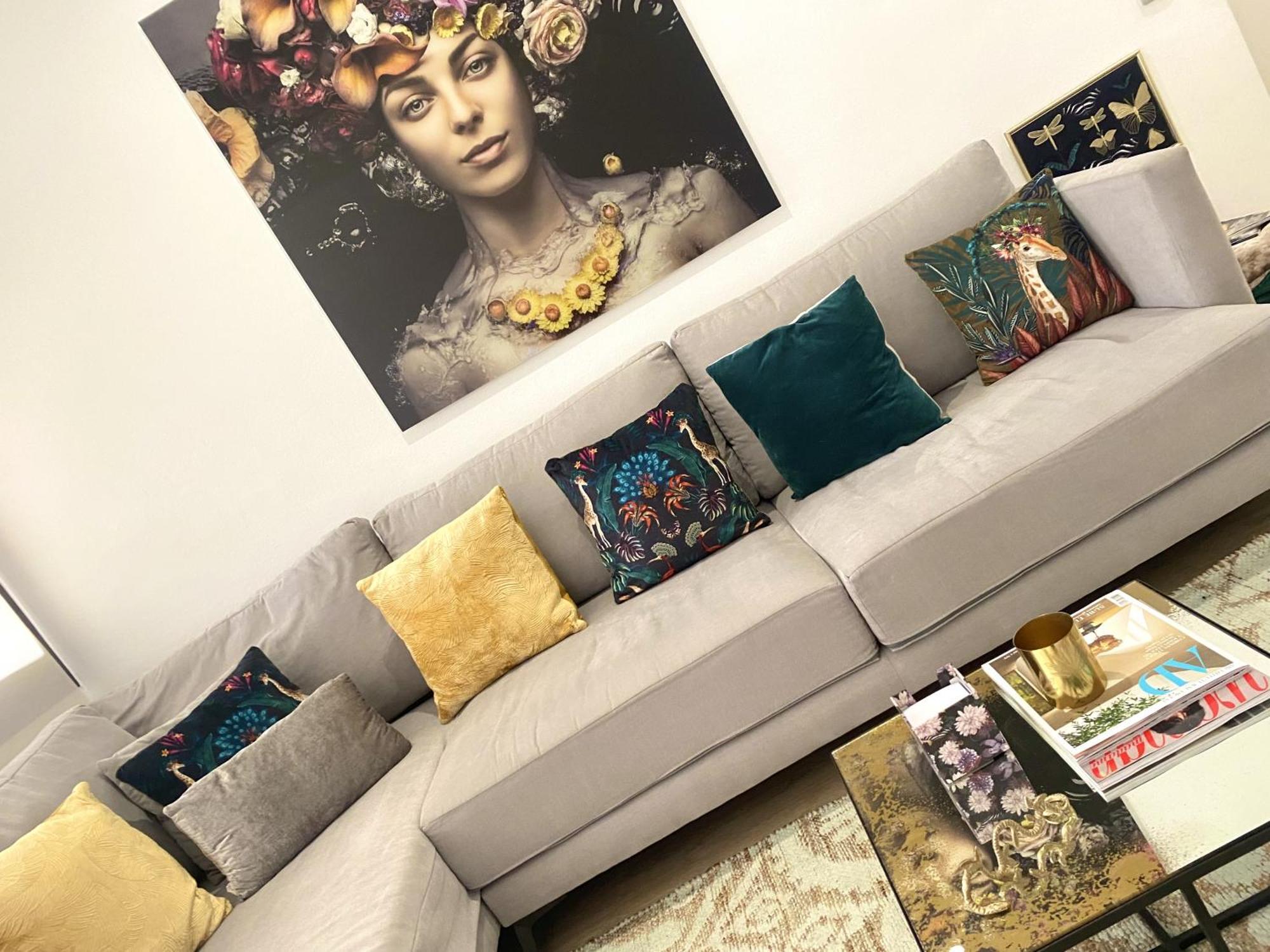 Barcelona Chic Apartments- Free Parking - 10 Min From Bcn City Centre By Metro Dış mekan fotoğraf