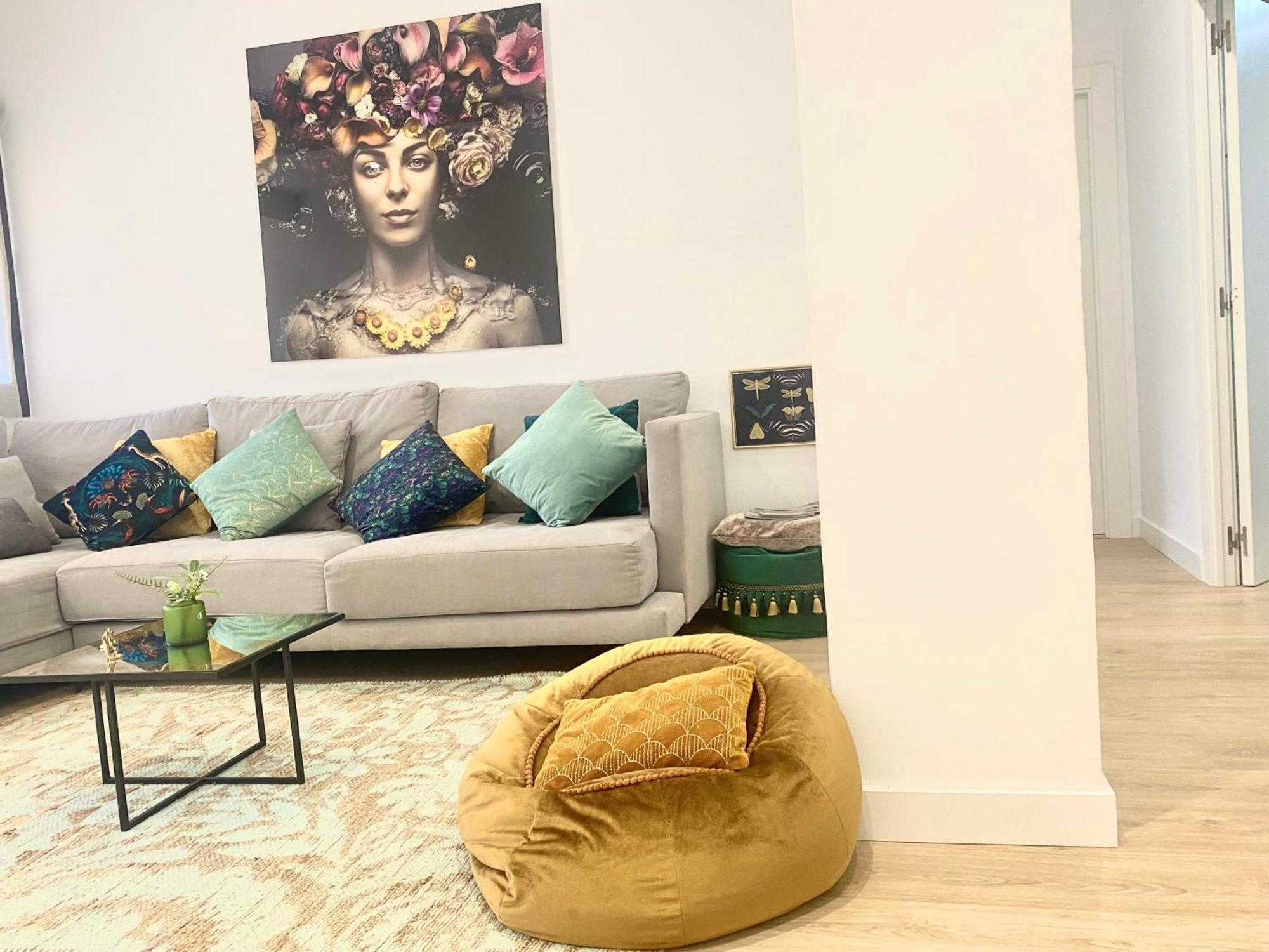 Barcelona Chic Apartments- Free Parking - 10 Min From Bcn City Centre By Metro Dış mekan fotoğraf